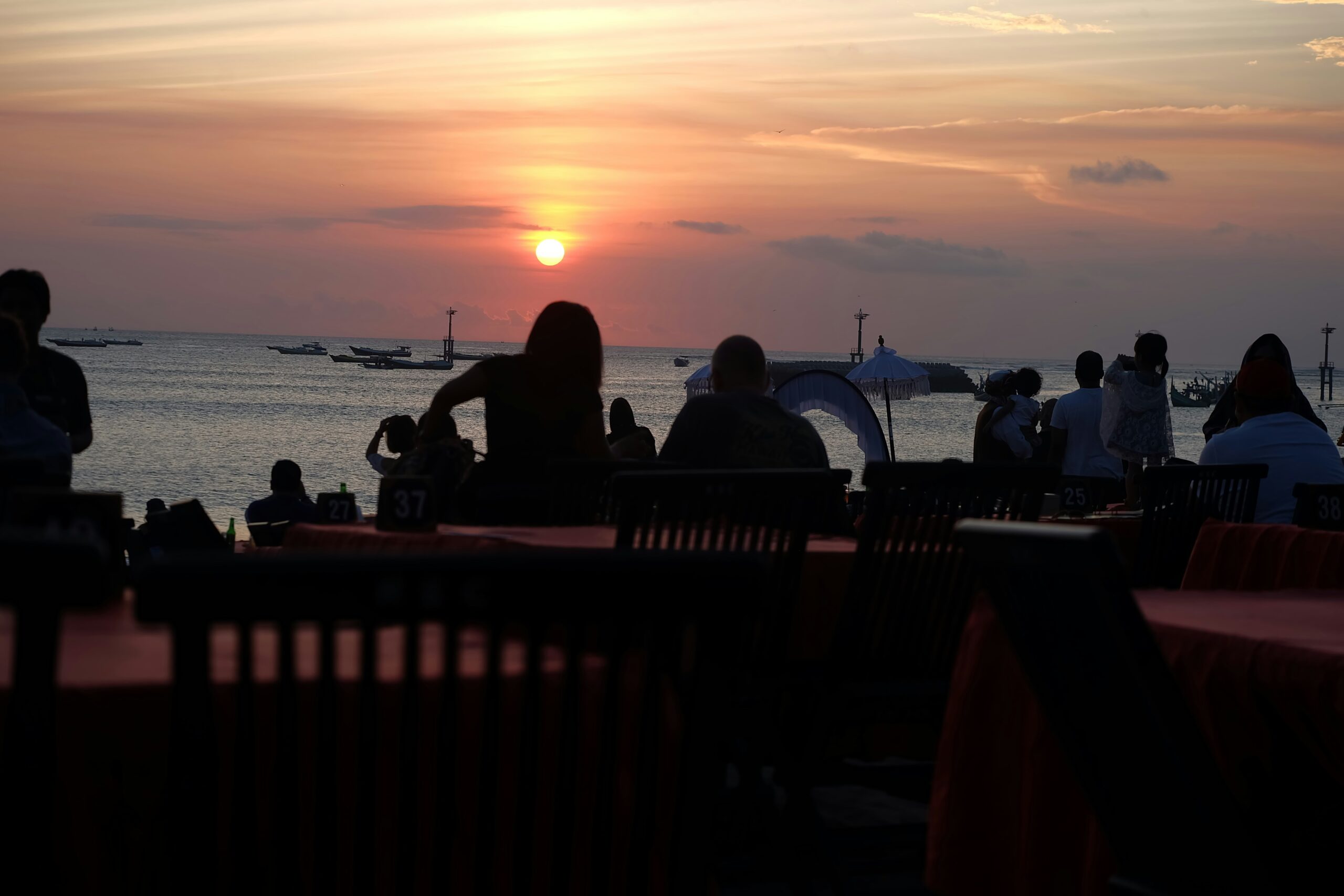 Beyond the Waves: Where to Eat After Surfing at Kelan Beach